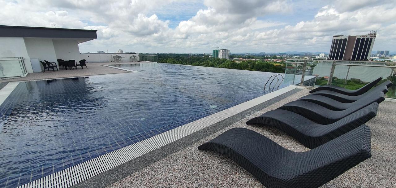 Kozi Square New Sgh Cozy Home 8A Кучінг Екстер'єр фото